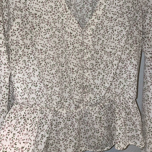 Medium cream floral blouse - Picture 2 of 3